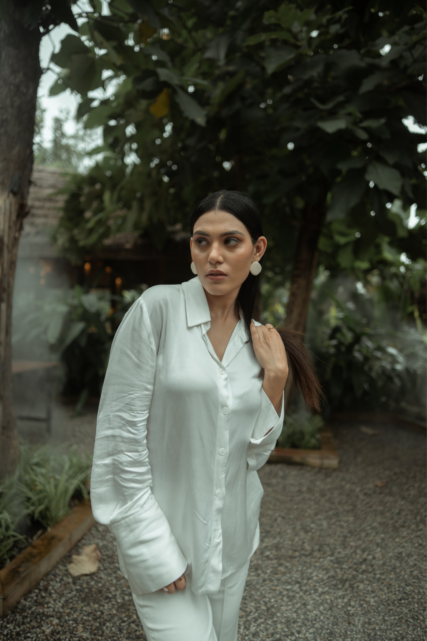 Potnse Galet De Verre Studs White