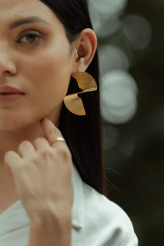 Potnse Araña Statement Earrings